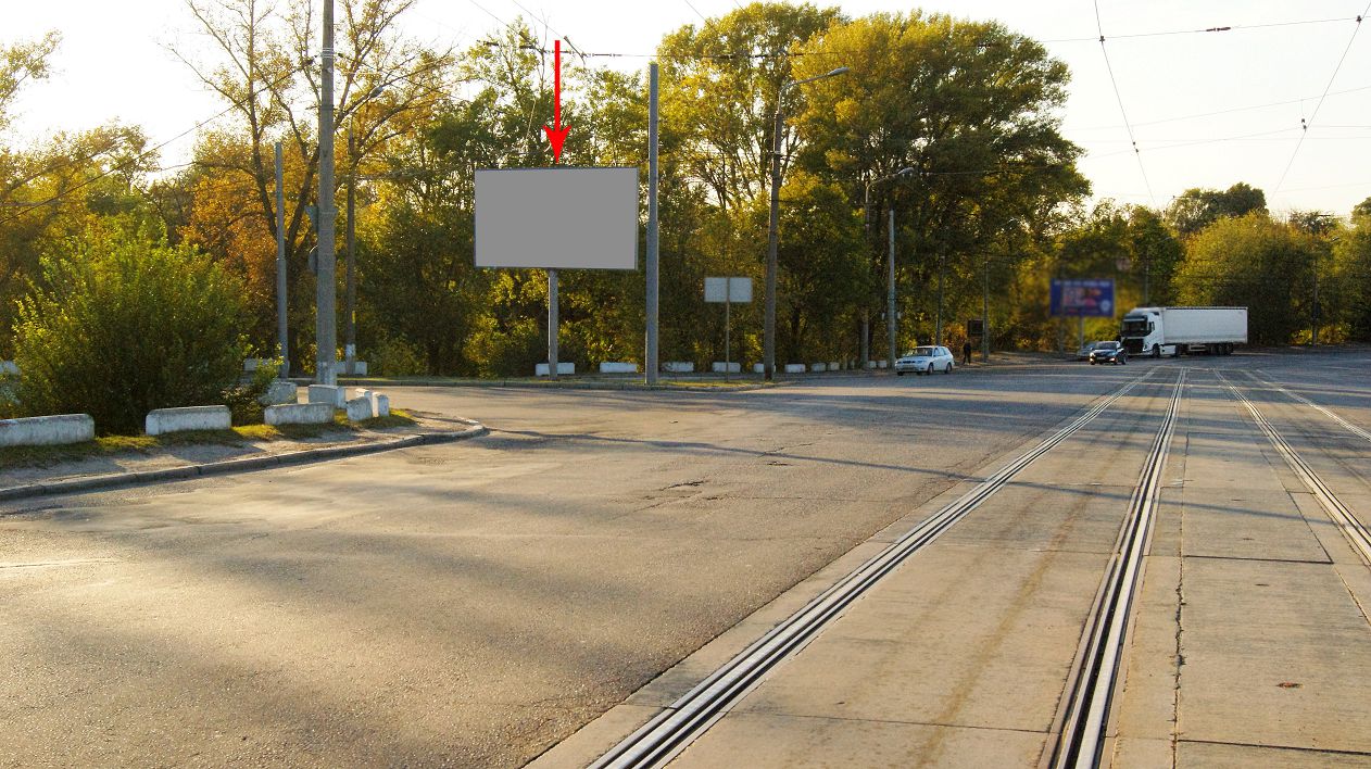 Billboard Dnipropetrovsk,  prosp. Manujlivs'kij (Voroncova), zaizd na prosp. Slobozans'kij (Pravda) zovta AZS
