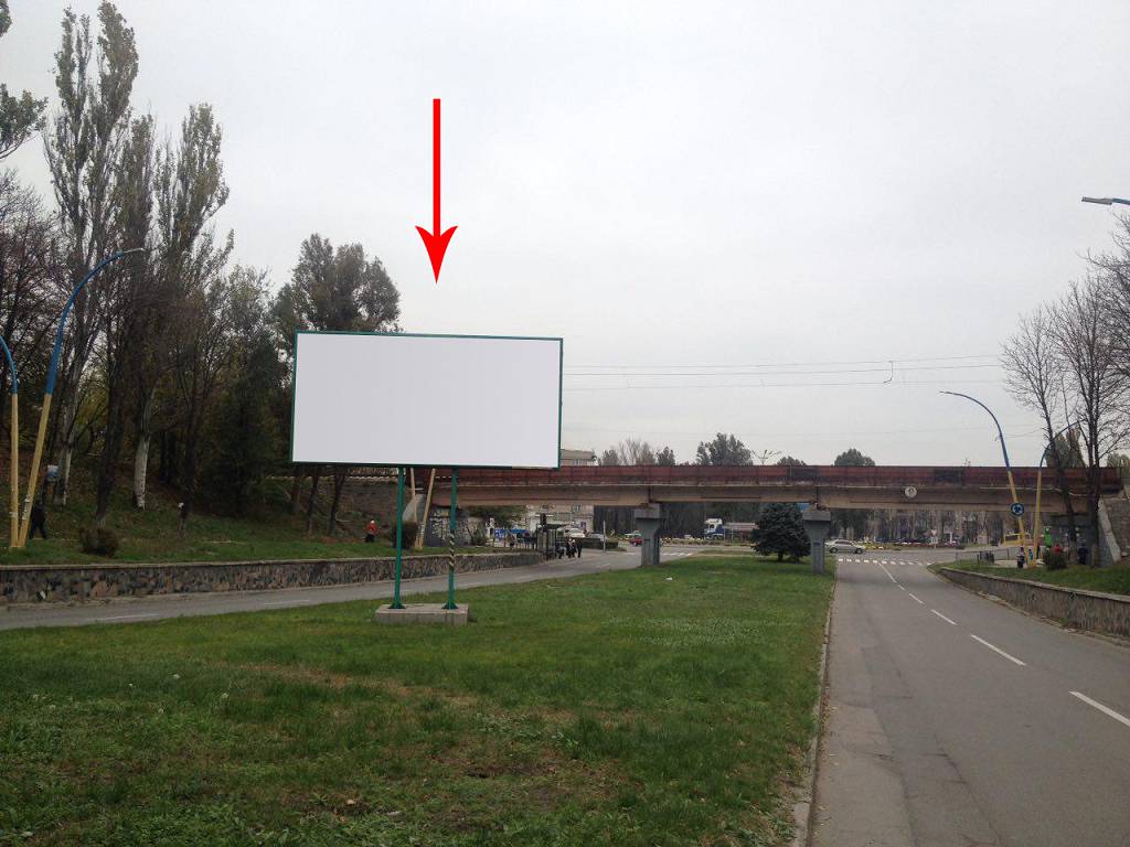 Billboard Dniprodzerzhinsk,  prosp. Svobodi, 95, ruh vid zaliznicnogo vokzalu