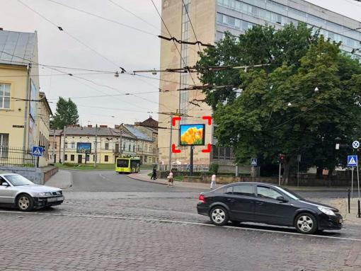Видеоборд Львов,  вул. Антоновича – Бандери – Невського, розмір 2,3 х 3,2 м, екран