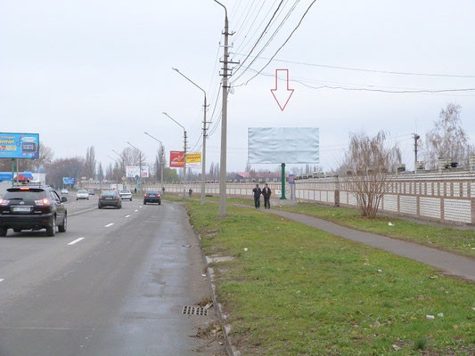 Billboard Kremenchuk,  st. V.Pugacova, perehr. z prov. L.Ukrainki, bila ofisnogo centru <<Kaskad>>, r-n Optovogo prodovol'cogo rinku, povorot do budivel'nogo rinku