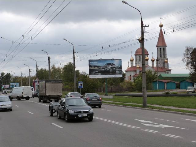 Billboard Kremenchuk,  prosp. L.Ukrainki, perehr. z st. Kozac'kou, 5, navproti supermarket <<MarketOpt>> ta SK "Sport Lajf", napramok u centr