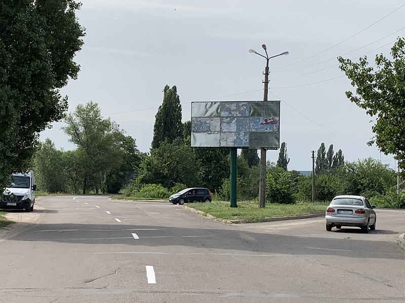 Billboard Kremenchuk,  perehr. st. Novoshidnoi ta st. Pravobereznoi, avtoslah Dnipro-Kremencuk, viizd z mista, r-n restoranu "Starij Tomas"