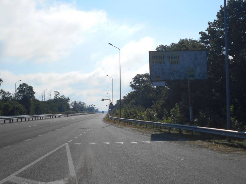 Billboard Kiev roads,  Trasa M-06 "Kiiv-Cop" (Zitomir), km 43+500 livo, za 300m do povorotu na Motizin ta avtobusnoi zupinki