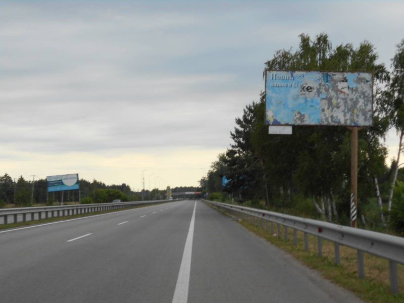 Billboard Kiev roads,  Dniprovs'ke sose, trasa N-01 "Kiiv-Znam'anka", km 32+000 pravo