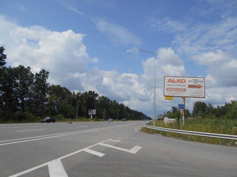 Billboard Kalynivka,  s. Kalinivka, trasa M-01 "Kiiv-Cernigiv-Novi Arilovici", km 34+900 pravo, ob'izd m. Brovari, bila povorotu na st. Brovars'ka ta Raben Ukraina, navproti AZS "Avantaz", cerez 450m pisla Baumit-Ukraina