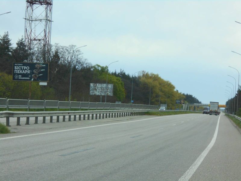 Билборд Иванков,  с. Іванків, харківська траса, траса М-03 "Київ-Харків", км 48+050 ліво, біля АЗС Sun Oil, за 450м до АЗС GLUSCO та повороту на вул. Любарецька