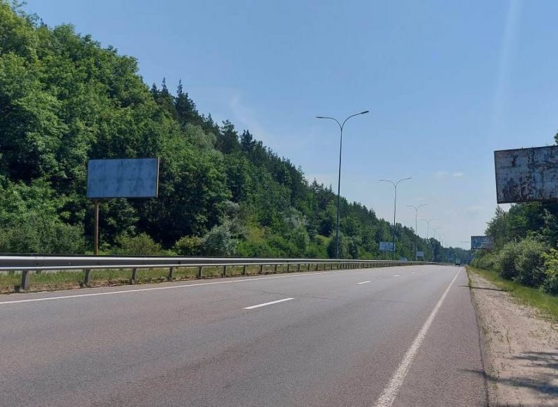Білборд, бігборд (борд)  Вишгород,  м. Вишгород, траса Р-69 "Київ-Вишгород-Десна", км 19+800 право, через 550м після повороту на вул. Яблунева, через 1.1км після АЗС WOG