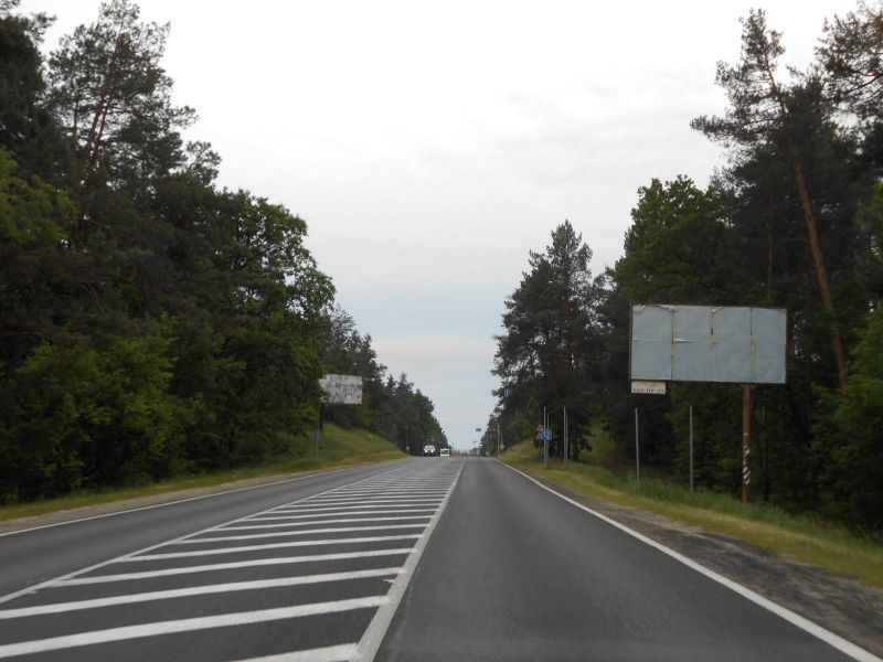 Билборд Козин,  Конча-Заспа, траса Р-01, км 35+300 право, за 200м до повороту до котеджного містечка "Плютово", м. Українка та автобусної зупинки