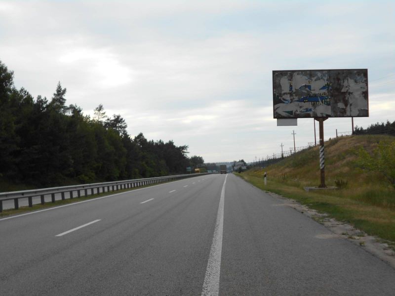 Billboard Kiev roads,  Dniprovs'ke sose, trasa N-01 "Kiiv-Znam'anka", km 36+700 livo, za 550m do z/d stancii "Novi Bezradici"