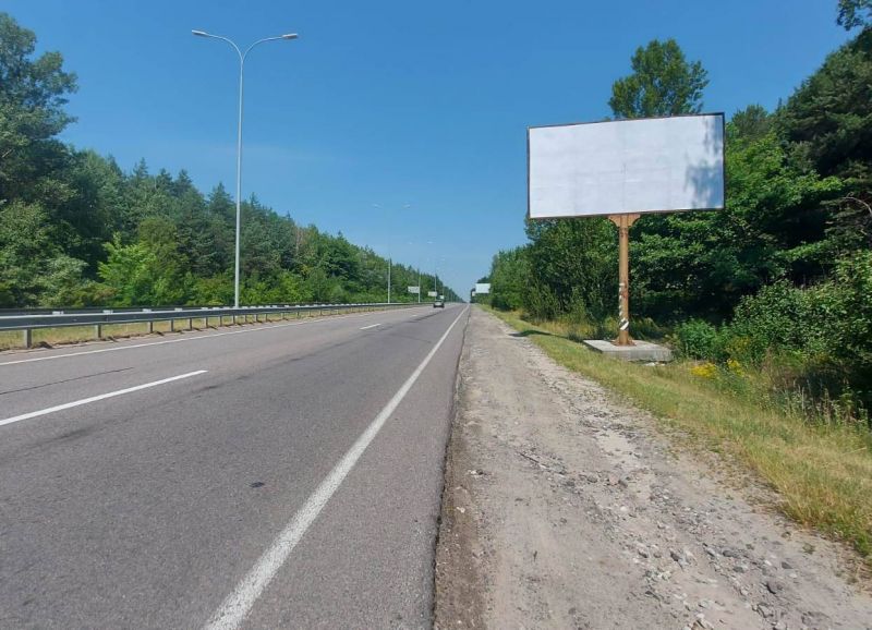 Білборд, бігборд (борд)  Вишгород,  м. Вишгород, траса Р-69 "Київ-Вишгород-Десна", км 19+500 право, за 850м до повороту на вул. Яблунева, напрямок на с. Нові Петрівці (Межигір'я)
