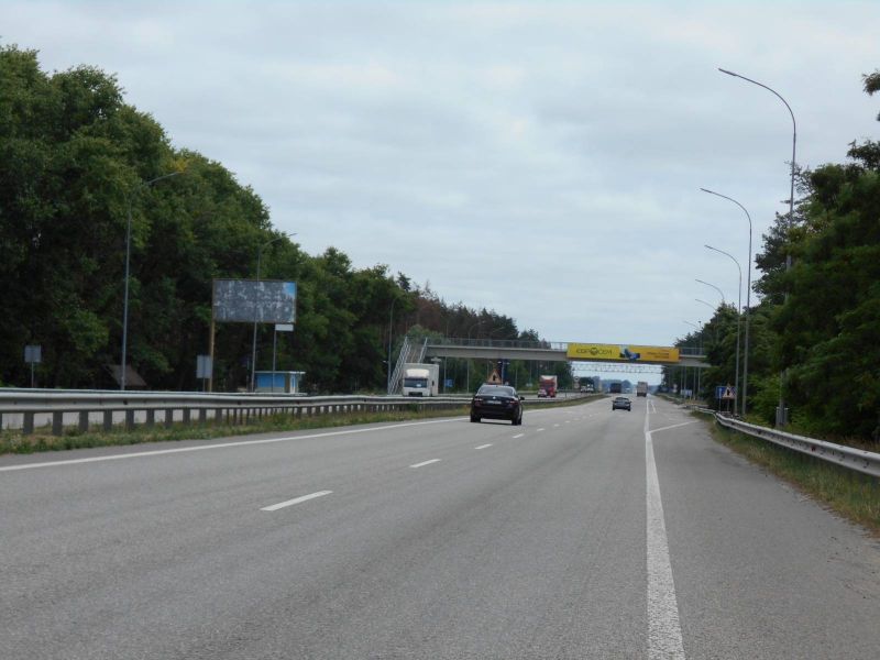 Billboard Ivankiv,  s. Ivankiv, harkivs'ka trasa, trasa M-03 "Kiiv-Harkiv", km 48+500 livo, bila avtobusnoi zupinki, cerez 450m pisla AZS Sun Oil, za 150m do AZS GLUSCO ta povorotu na st. Lubarec'ka