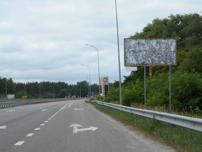 Billboard Ivankiv,  s. Ivankiv, harkivs'ka trasa, trasa M-03 "Kiiv-Harkiv", km 48+050 livo, bila AZS Sun Oil, cerez 450m pisla AZS GLUSCO ta povorotu na st. Lubarec'ka