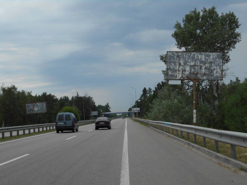 Billboard Kiev roads,  Dniprovs'ke sose, trasa N-01 "Kiiv-Znam'anka", km 32+000 livo