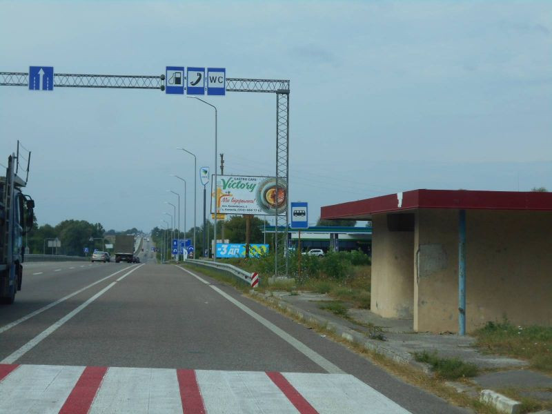Billboard Berezivka (Kiev region),  s. Berezivka, trasa M-06 "Kiiv-Cop" (Zitomir), km 40+500 pravo, bila avtobusnoi zupinki "Severinivka"