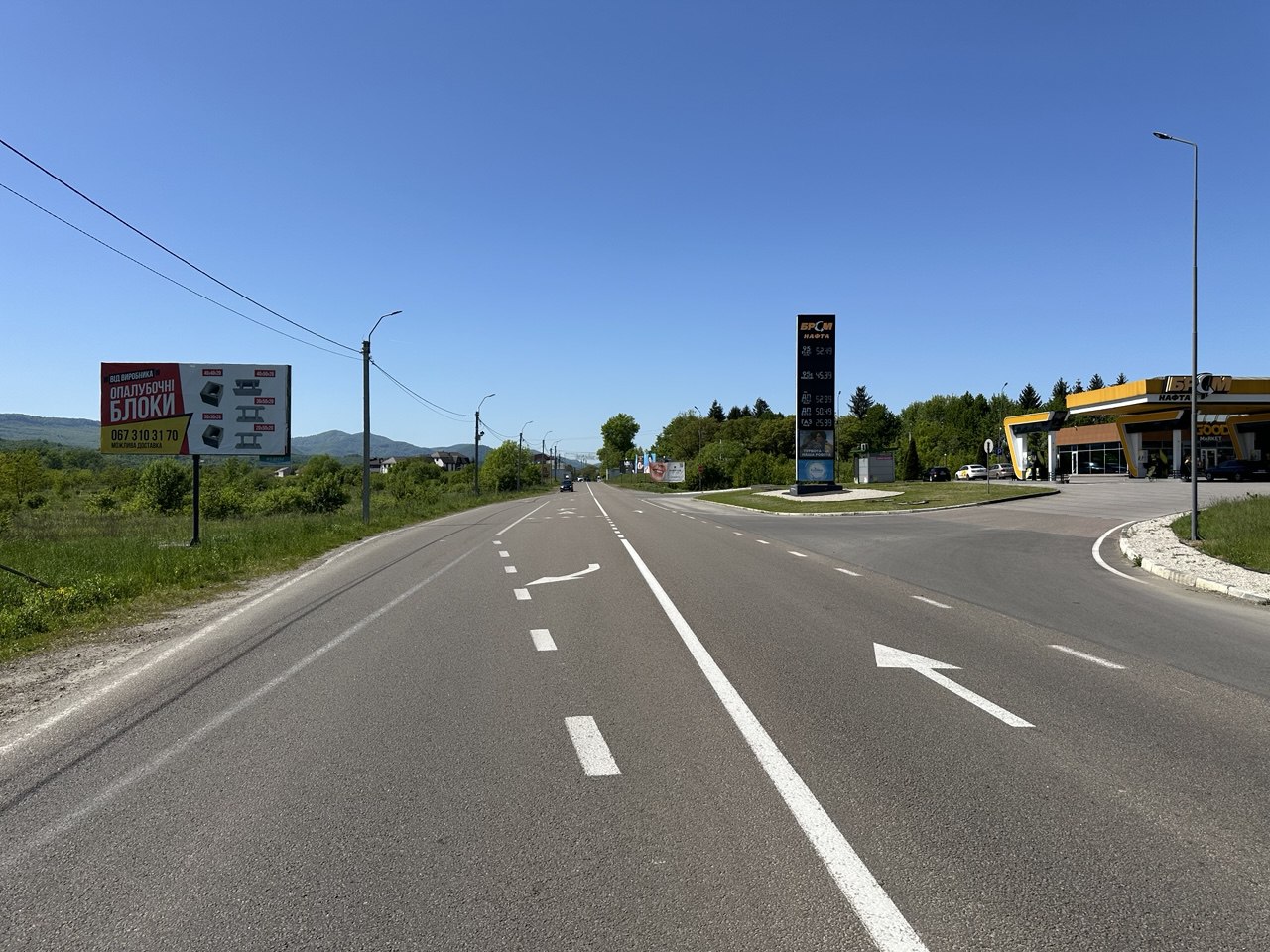 Білборд, бігборд (борд)  Тячів,  м. Тячів, в'їзд в місто зі сторони м. Рахів, навпроти азс Вакос