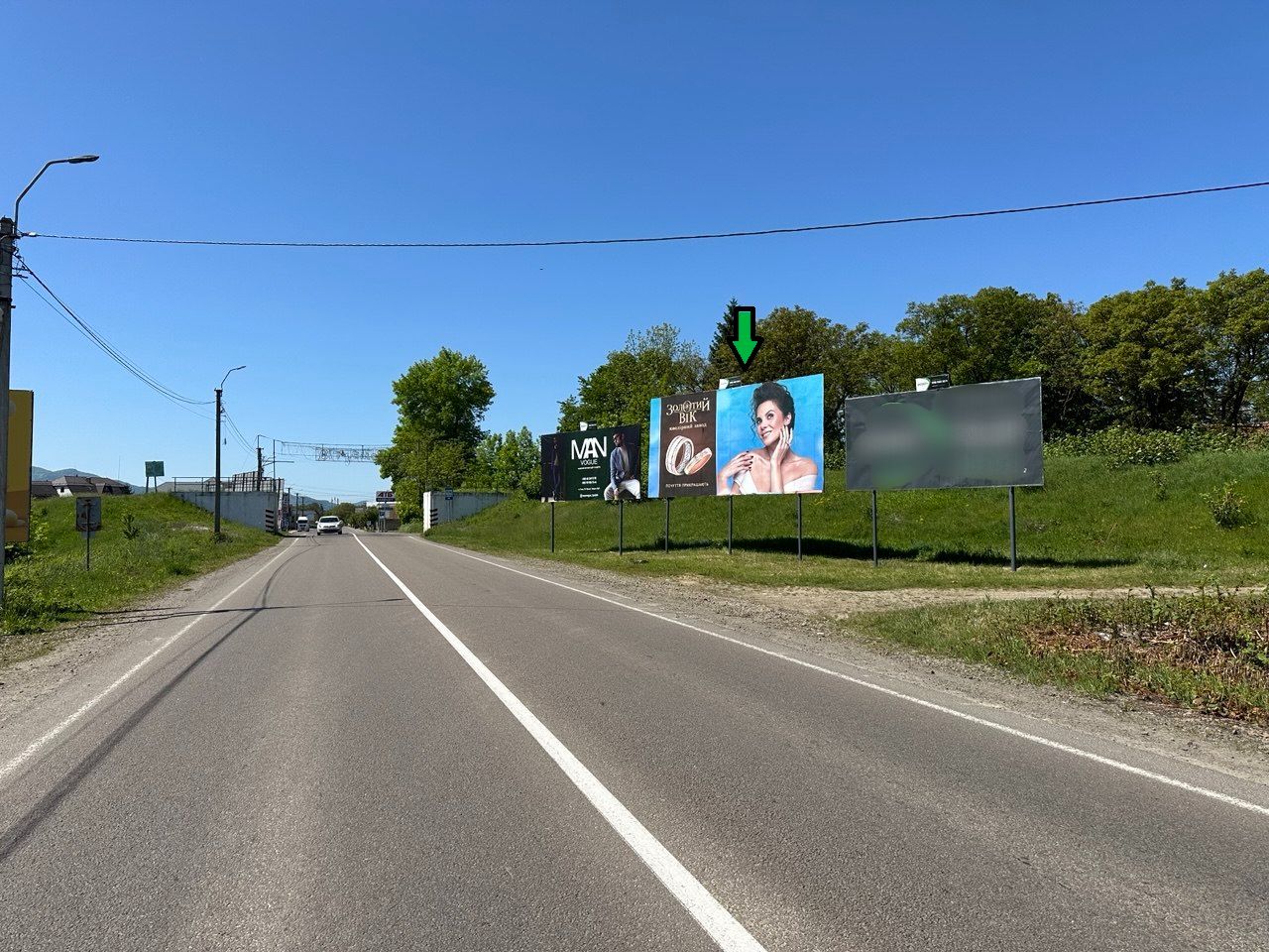 Білборд, бігборд (борд)  Тячів,  м. Тячів вул.Незалежності, АЗС, Автосалони в сторону м.Мукачево
