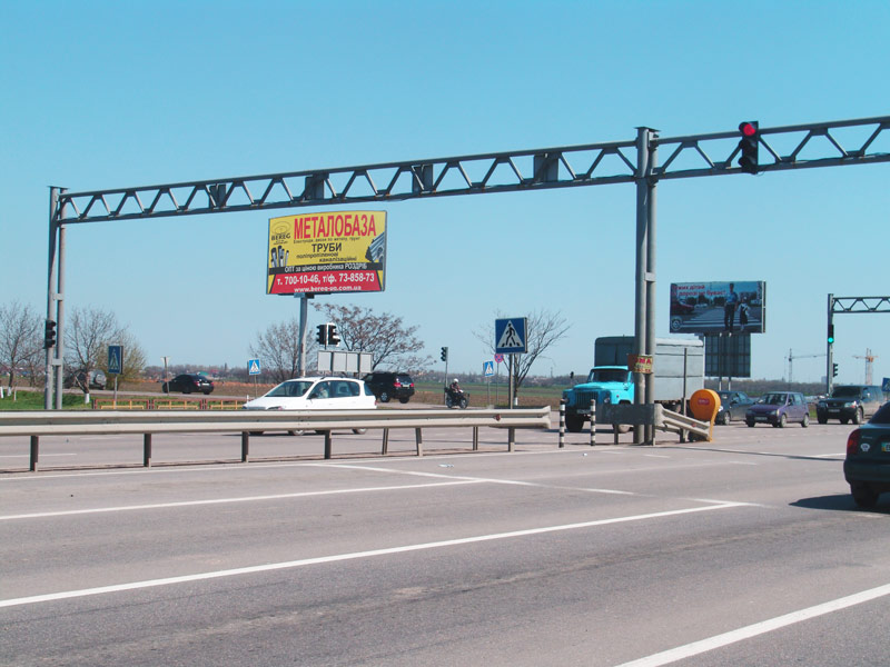 Billboard Odessa,  Ovidiopol's'ka doroga (10+070km) na svitlofori- povorot do ZK  7 Nebo, Artvill'), v misto