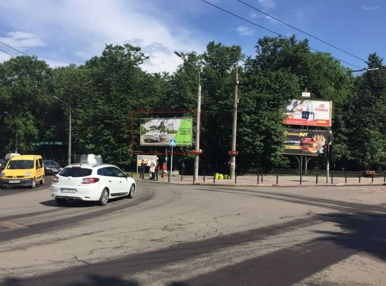 Призма Ивано-Франковск,  Галицька -Василіянок (Панфіловців) перехрестя