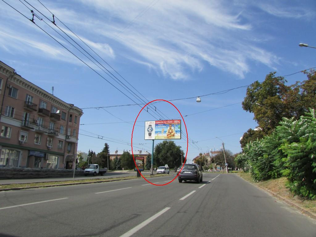 Billboard Poltava,  Nebesnoi Sotni st. (Lenina) (razp.smuga) (v centr)