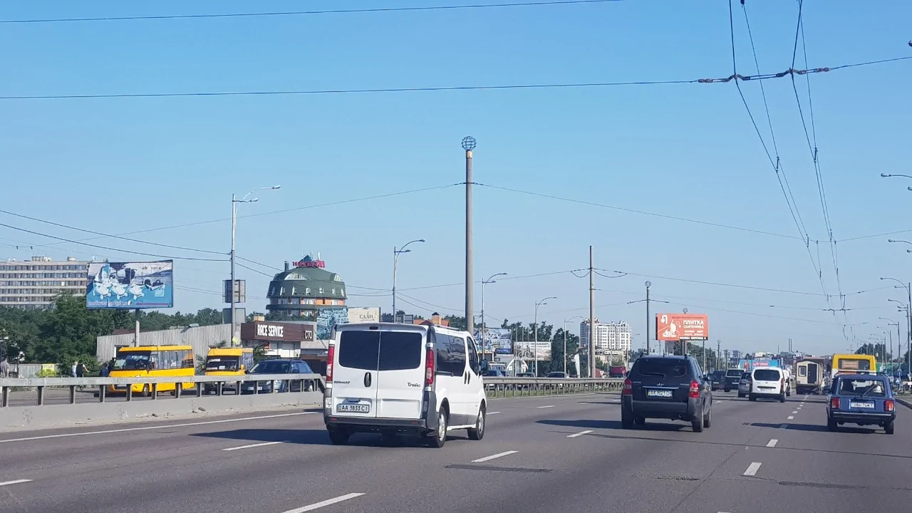 Білборд, бігборд (борд)  Київ,  Большая окружная 100 м. напротив ТЦ Апрель,