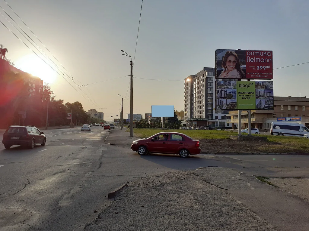 Билборд Ивано-Франковск,  Вовчинецька (Гагаріна), Івасюка верх, поруч МАЛЯРНИЙ ДІМ, від ТЦ Арсен і Епіцентр до ТЦ 555-Велес, МЕТРО, автосалон ТОЙОТА і АЗС ОККО
