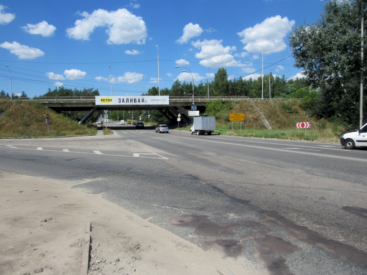 Non-standard Kyiv,  R 69 Trasa Visgorod - Kiiv - st. Dniprovs'ka, velika transportna rozvazka v napramku Mins'kogo av., napramok  v Kiiv