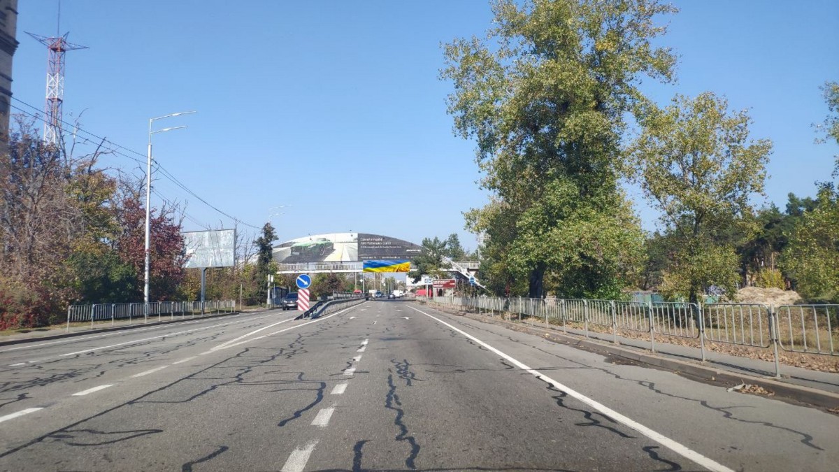 Non-standard Kyiv,  Stolicne sose, u napramku z Kieva, st. Lisnica
