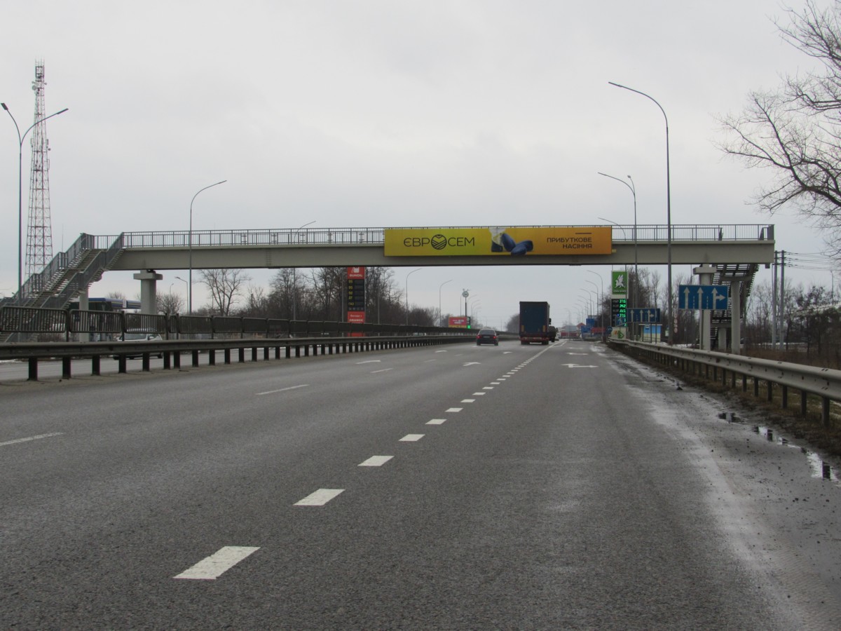 Нестандарт Іванків,  М-03 траса Київ-Харків 45+300 км, Перший від Борисполя, с. Іванків, зупинка, АЗС Веста, АЗС ОККО , гол. офіс DKC, напрямок - в Київ