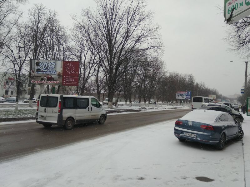 Білборд, бігборд (борд)  Кам'янець-Подільський,  пр. Грушевського -  100 м. після вул. Пушкінська (на Чернівці)