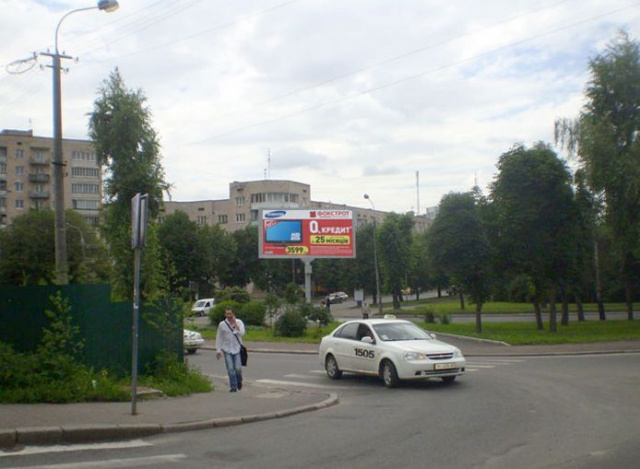Billboard Rivne,  perehr. st. Mickevica-Kavkaz'ka