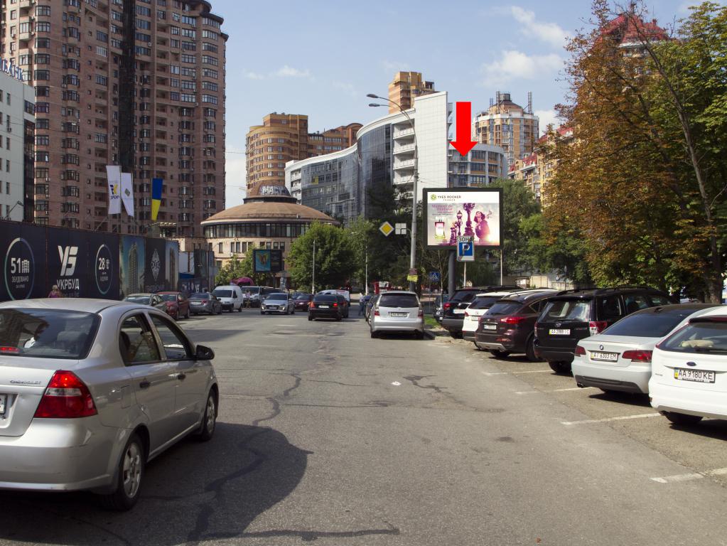 Scrolller, scroll Kyiv,  Almazova st. (kolis. Kutuzova st.), 14 / st. Konoval'ca (kolis. Sorsa st.), v bik st. V. Vasil'kivs'ka