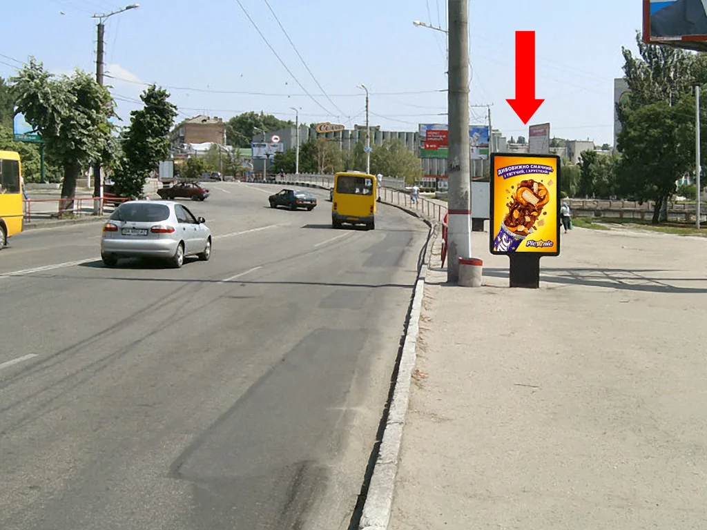 Сiтiлайт Кіровоград,  Соборна вул. (кол. 50-річчя Жовтня вул.) / В. Перспективна вул. (кол. Маркса вул.), біля мосту через р. Інгул, в центр