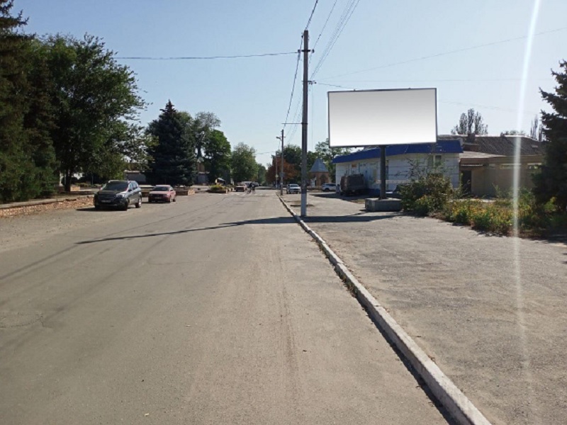 Billboard Route,  Першотравнева вул., 195, центральний ринок