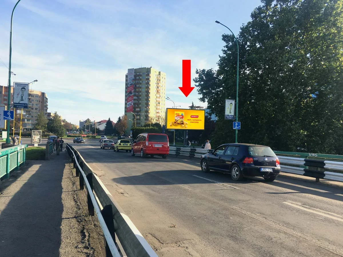 Призма Ужгород,  Хмельницького пл. - Слов''янська набережна, виїзд з мосту на площу