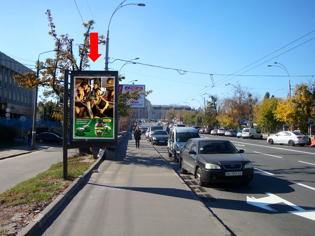 Citylight Kyiv,  Petluri st. (kolis. st. Kominternu) navproti 30, v storonu Central'nogo z / d. vokzalu