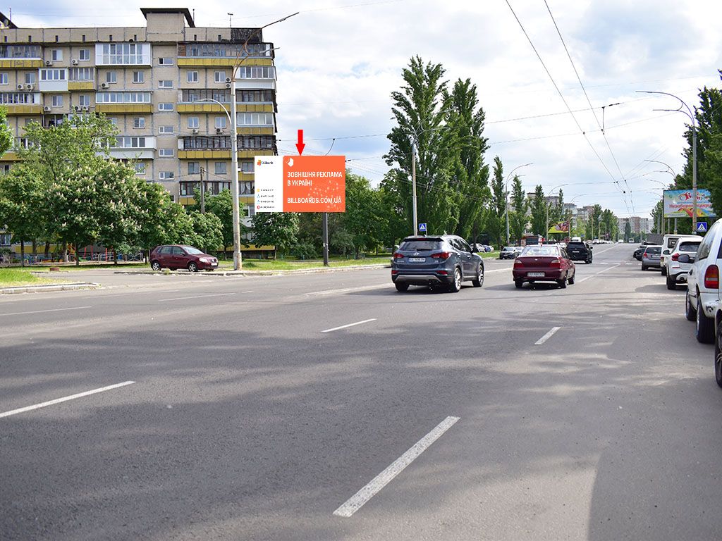 Billboard Kyiv,  Malinovs'kogo st., 38 - Geroiv Stalingrada av., v storonu st.m. "Obolon'"