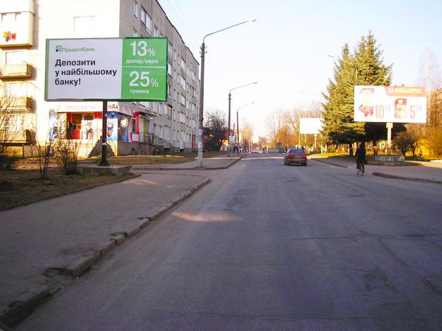 Билборд Дрогобыч,  Грушевського вул., 68 В центр (напроти супермаркет "Ромашка")