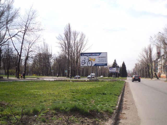 Білборд, бігборд (борд)  Кривий Ріг,  Васякіна вул., 2 - Героїв АТО вул., 79-б, дв-е до Соборності вул.