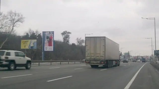 Бэклайт Киев,  Столичне шосе  (навпроти Мисливський провулок 17),  рух до Києва , ліворуч