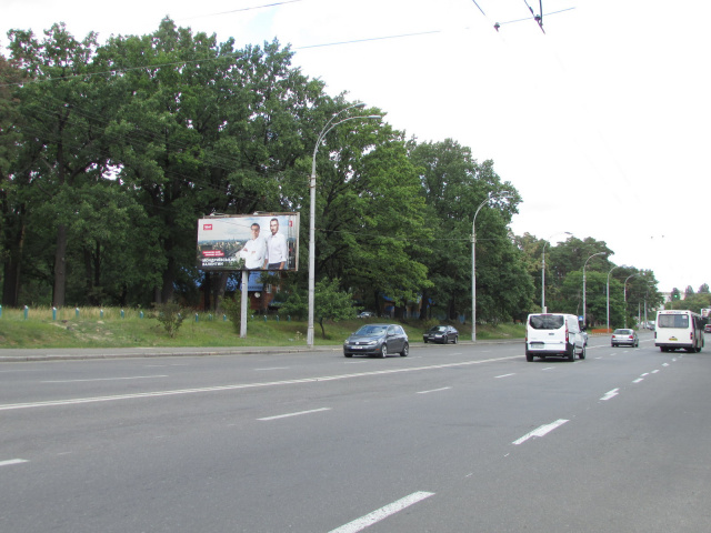 Billboard Kyiv,  Georgia Gongadze (Radans'koi Ukraini) prospekt, 24 navproti