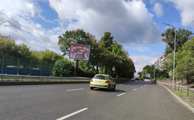 Video billboard Kyiv,  Borsagivs'ka, 10 (ruh z centru mista, livoruc)