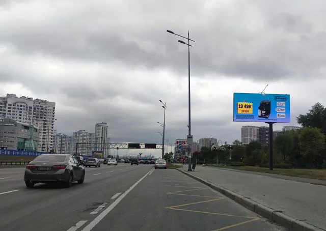 Видеоборд Киев,  Бажана проспект, ТЦ "Оазіс Плаза", 500 м до ст. метро "Осокорки", рух до центру міста