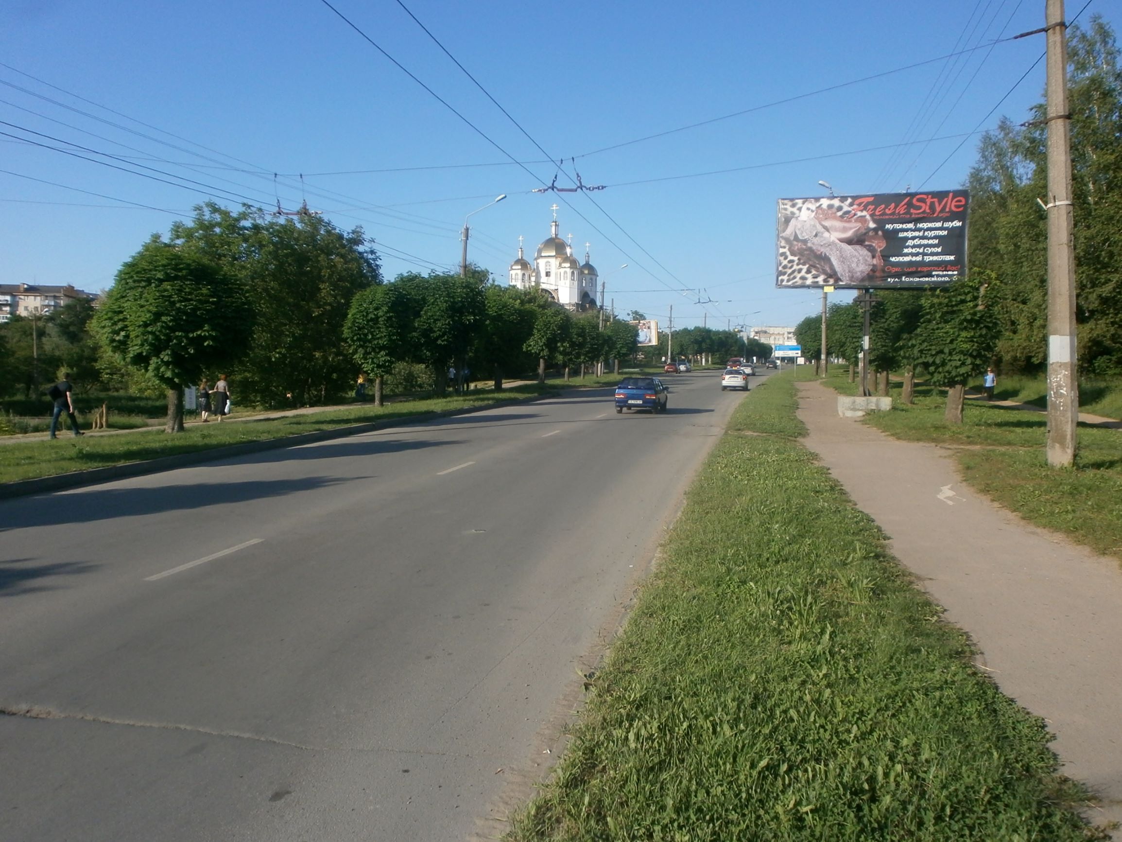 Billboard Chernivtsi,  st. Komarova (bila stavu)