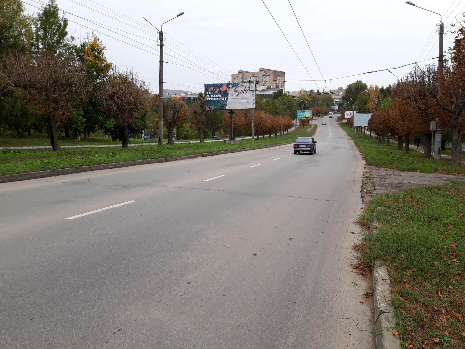 Billboard Chernivtsi,  st. Komarova (bila stavu)