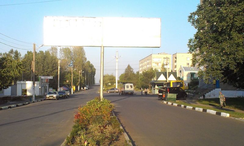 Билборд Подольск (Котовск (Подольск)),  пр-кт Перемоги на розділовій смузі  навпроти жилого будинку №30