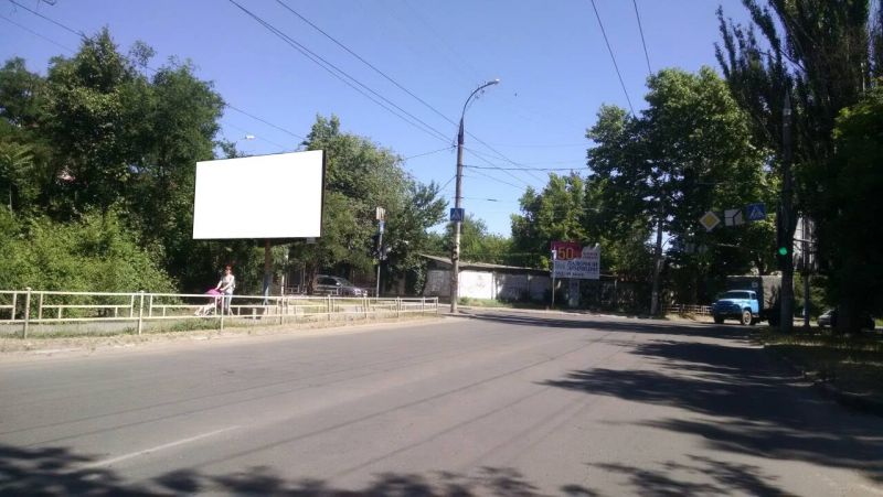 Білборд, бігборд (борд)  Херсон,  Кут вул.Стрітенська (Стрітенська (Люксембург)) та вул.Філатова