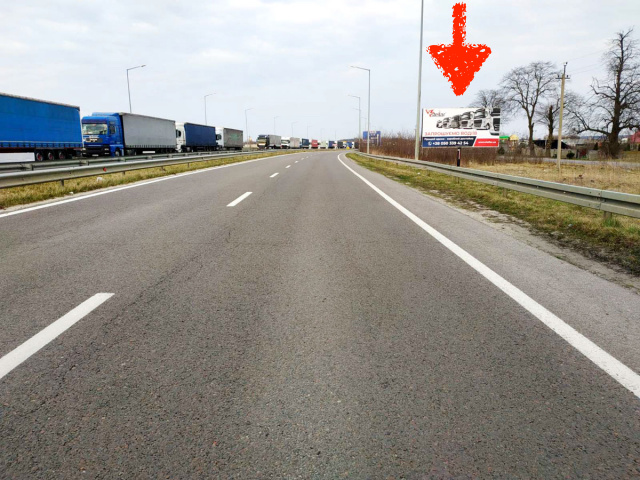 Billboard Glinitsi,  Krakovec'. Kordon, na m. Avoriv, m. L'viv, 800 m. vid prikordonnogo postu, trasa L'viv - Krakivec' (M-10)
