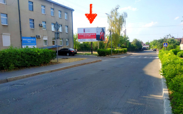 Білборд, бігборд (борд)  Жовква,  м. Жовква, вул. Львівська, 15, поряд поліклініка, школа мистецтв, пішохідний перехід, весь рух траспорту на автостанцію, базар, чудова видимість.