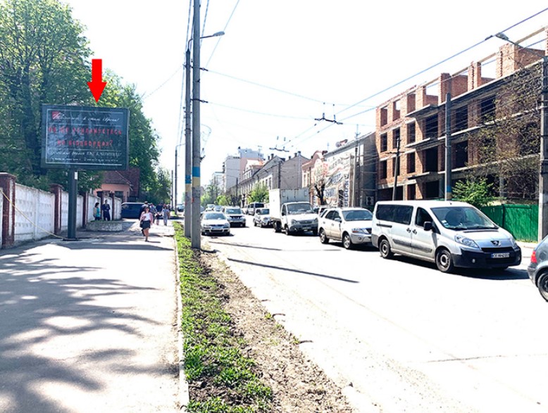 Billboard Chernivtsi,  st. Geroiv Majdanu, 41 (vijs'kovij spital')