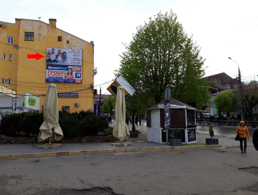 Billboard Chernivtsi,  st. Geroiv Majdanu, 54 verhnij